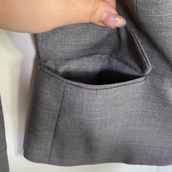 Aritzia Talula Wool Grey Blazer with Crested Buttons and Front Pockets Size 0 - Picture 7 of 12